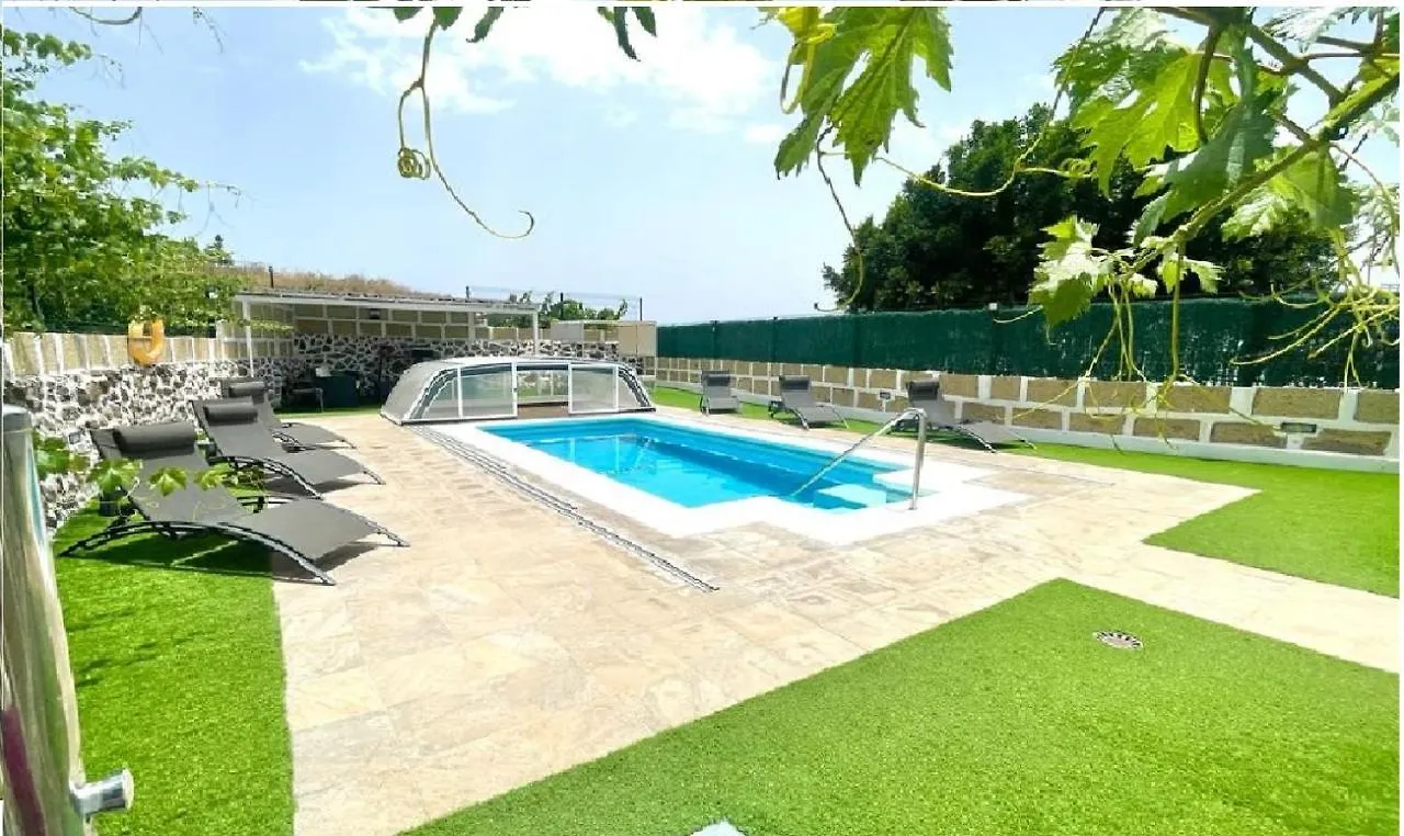 Country house Casa Rural Finca Paraiso. Heated Pool Vilaflor